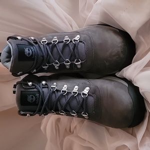 Timberland Women's White Ledge Mid Ankle Hiking Boot Md Grey Full Grain A42KW